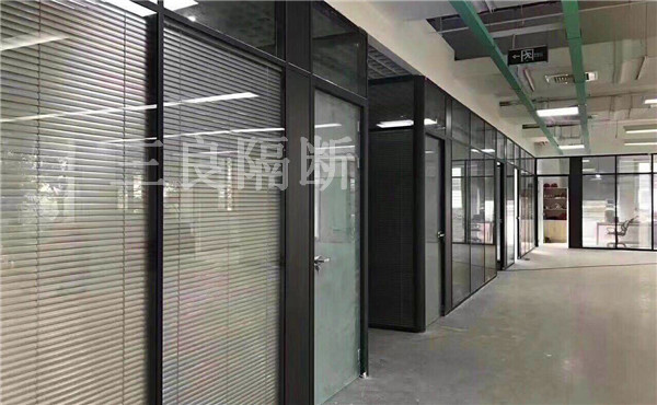 選擇成都玻璃隔斷的理由，玻璃隔斷清徹生活